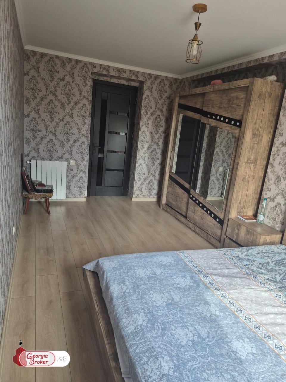 nearly repaired 3-room apartment for sale